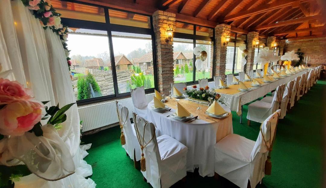 Hotel Etno Selo Eden Zeravacki Potok Esterno foto
