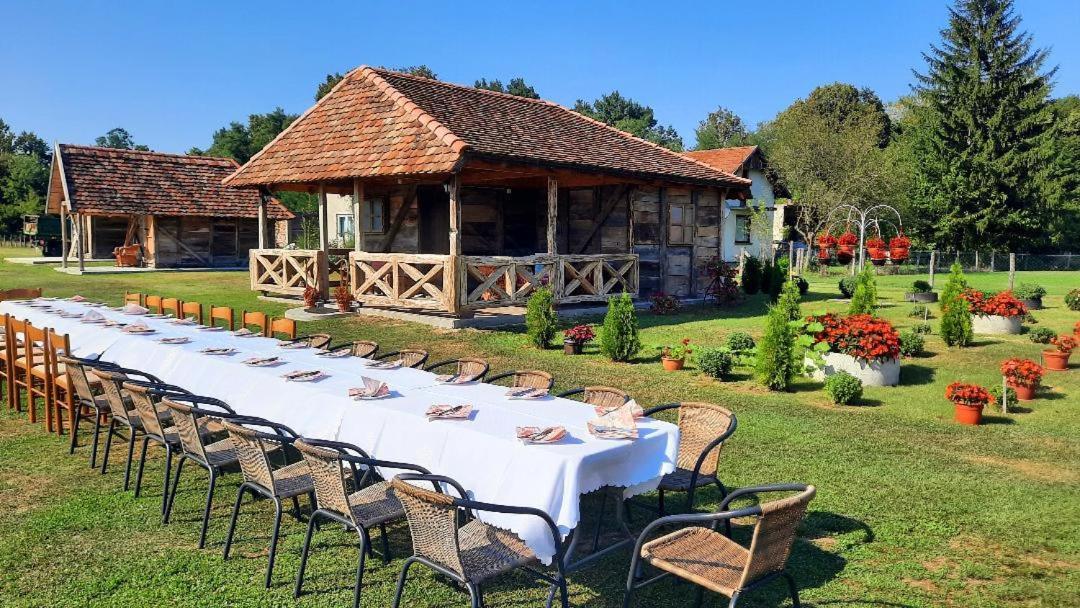 Hotel Etno Selo Eden Zeravacki Potok Esterno foto