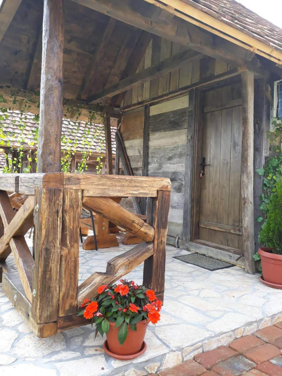 Hotel Etno Selo Eden Zeravacki Potok Esterno foto