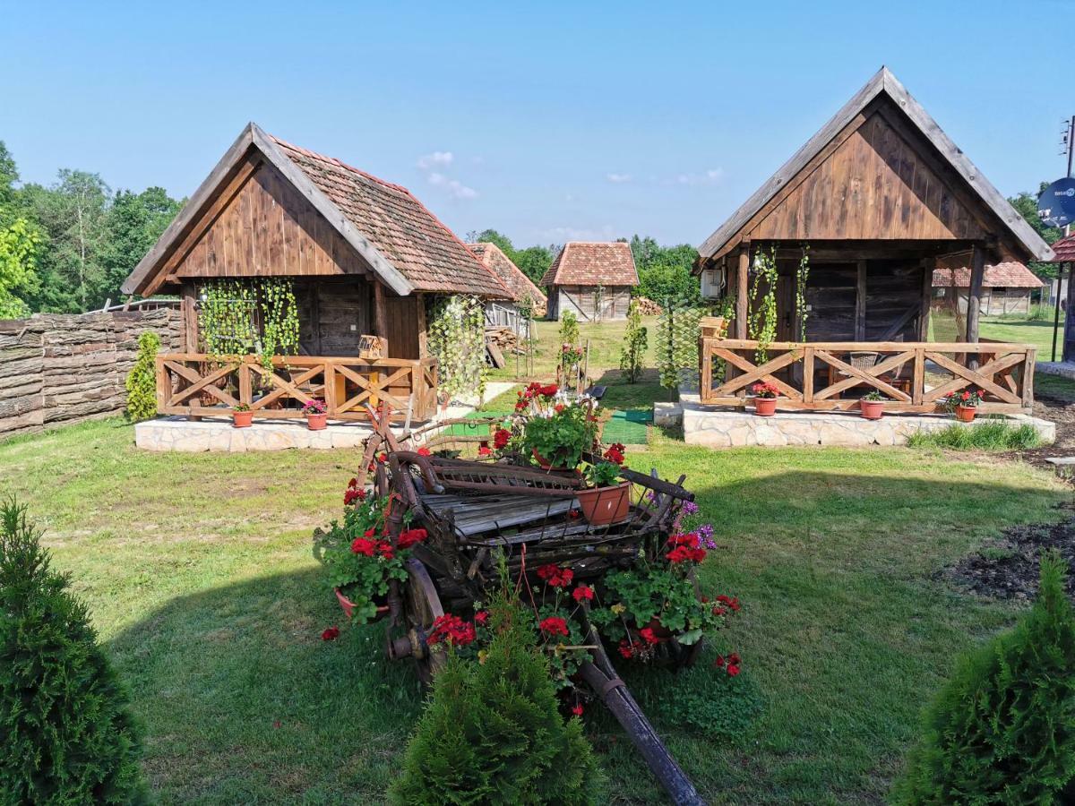 Hotel Etno Selo Eden Zeravacki Potok Esterno foto