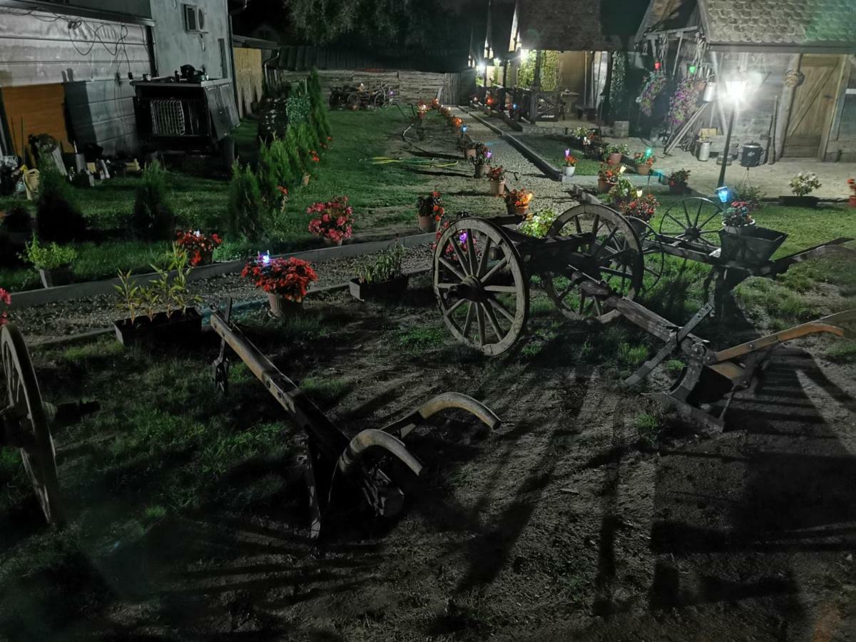 Hotel Etno Selo Eden Zeravacki Potok Esterno foto