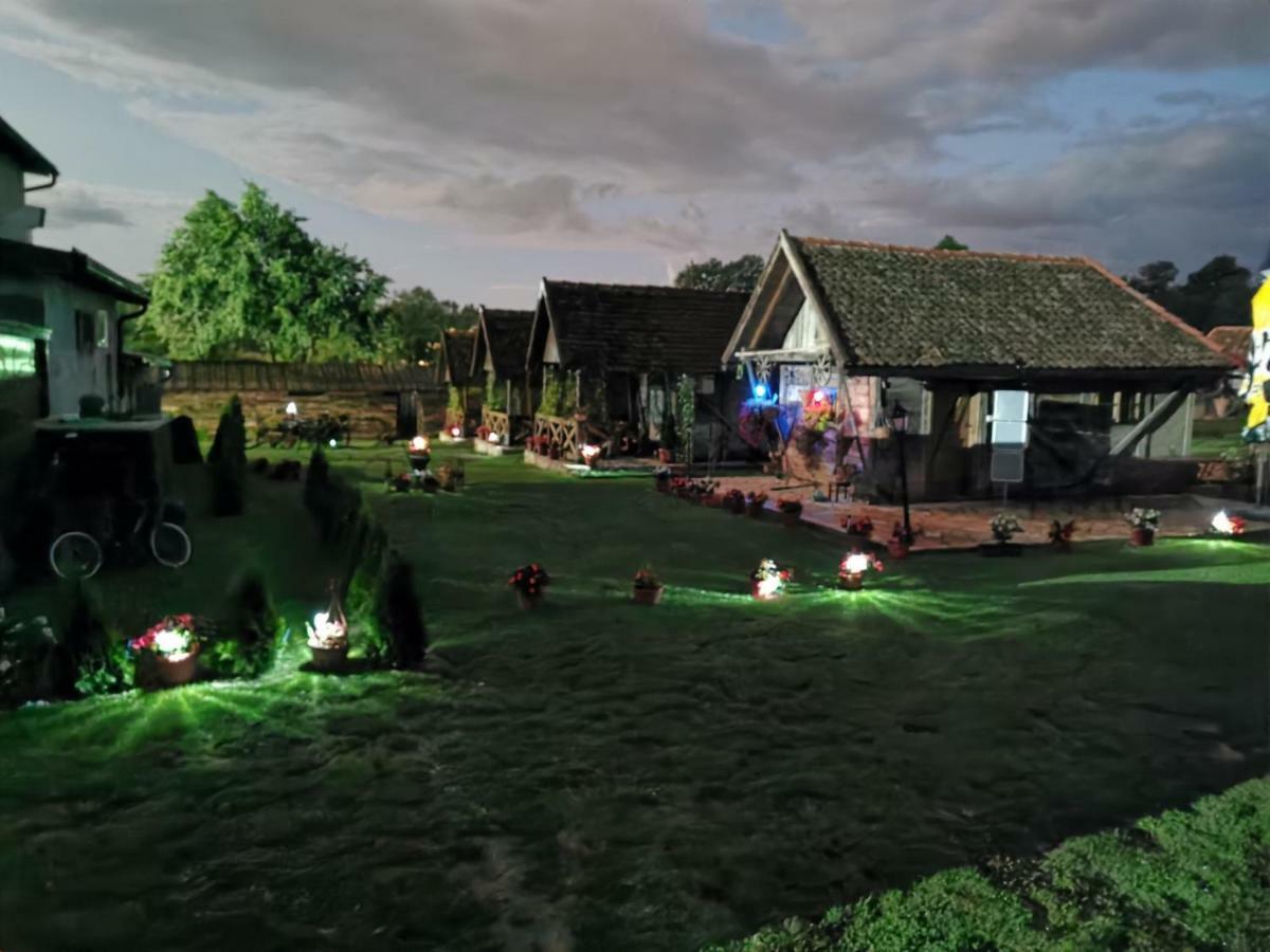 Hotel Etno Selo Eden Zeravacki Potok Esterno foto