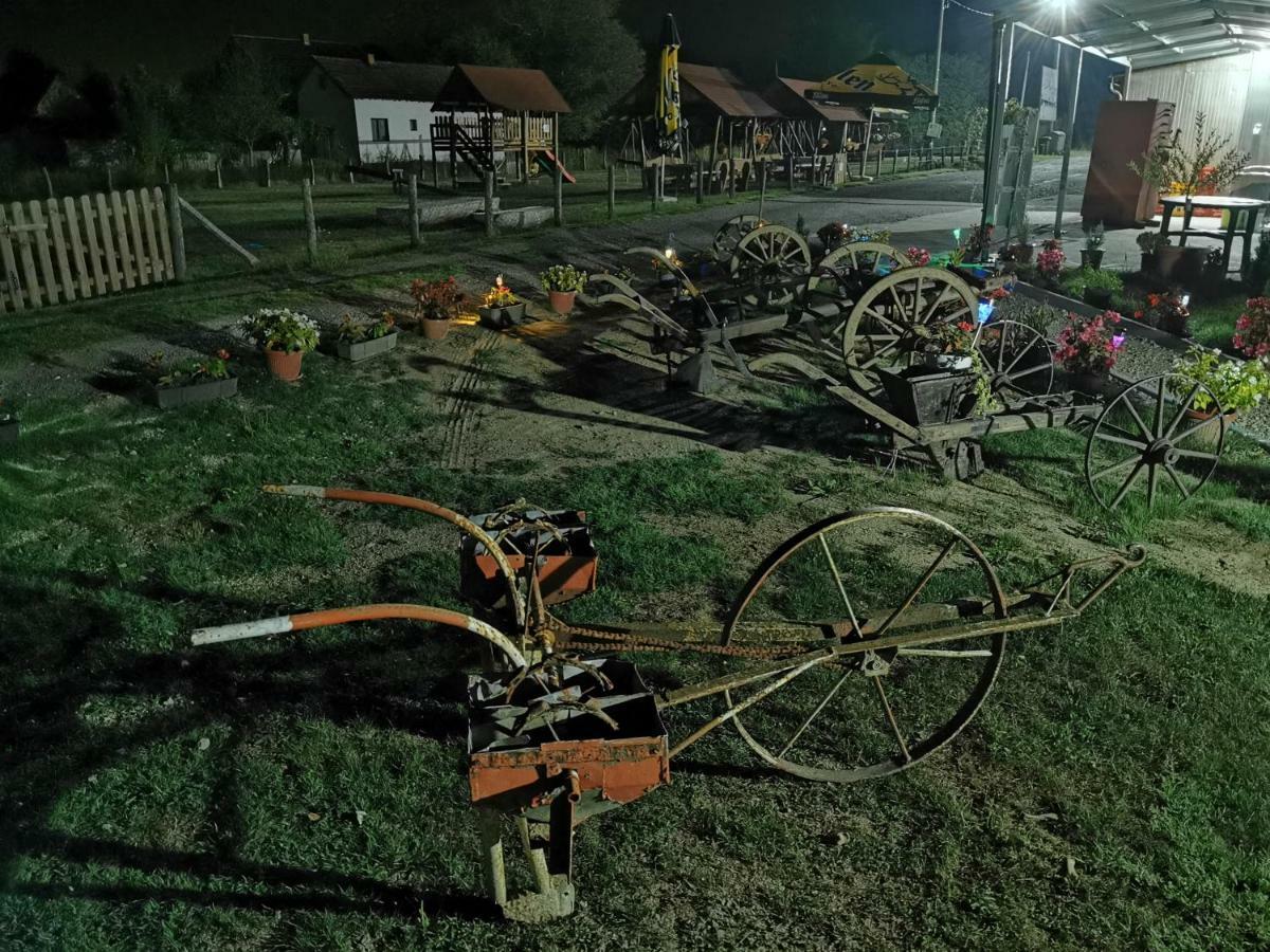 Hotel Etno Selo Eden Zeravacki Potok Esterno foto