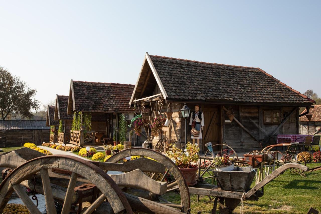 Hotel Etno Selo Eden Zeravacki Potok Esterno foto